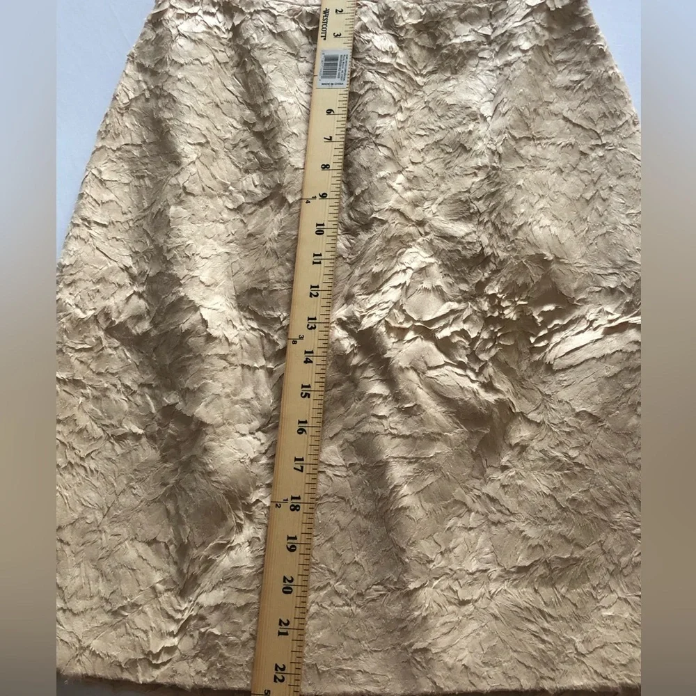 Max Azria Textured Woven Rayon Skirt Size 2